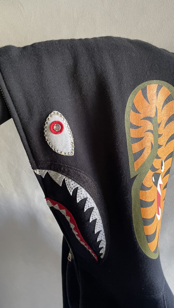 bluza-bape-shark-10th-anniversary-swarovski-streetwear-meska-damska-limitowane-orygianlne-szybka-dostwawa-bluza-rekin/szumiiclothes