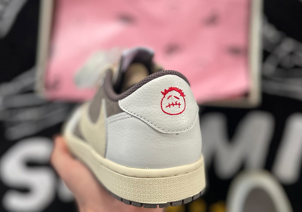 air-jordan1low-x-travis-scott-reverse-mocha.jpg